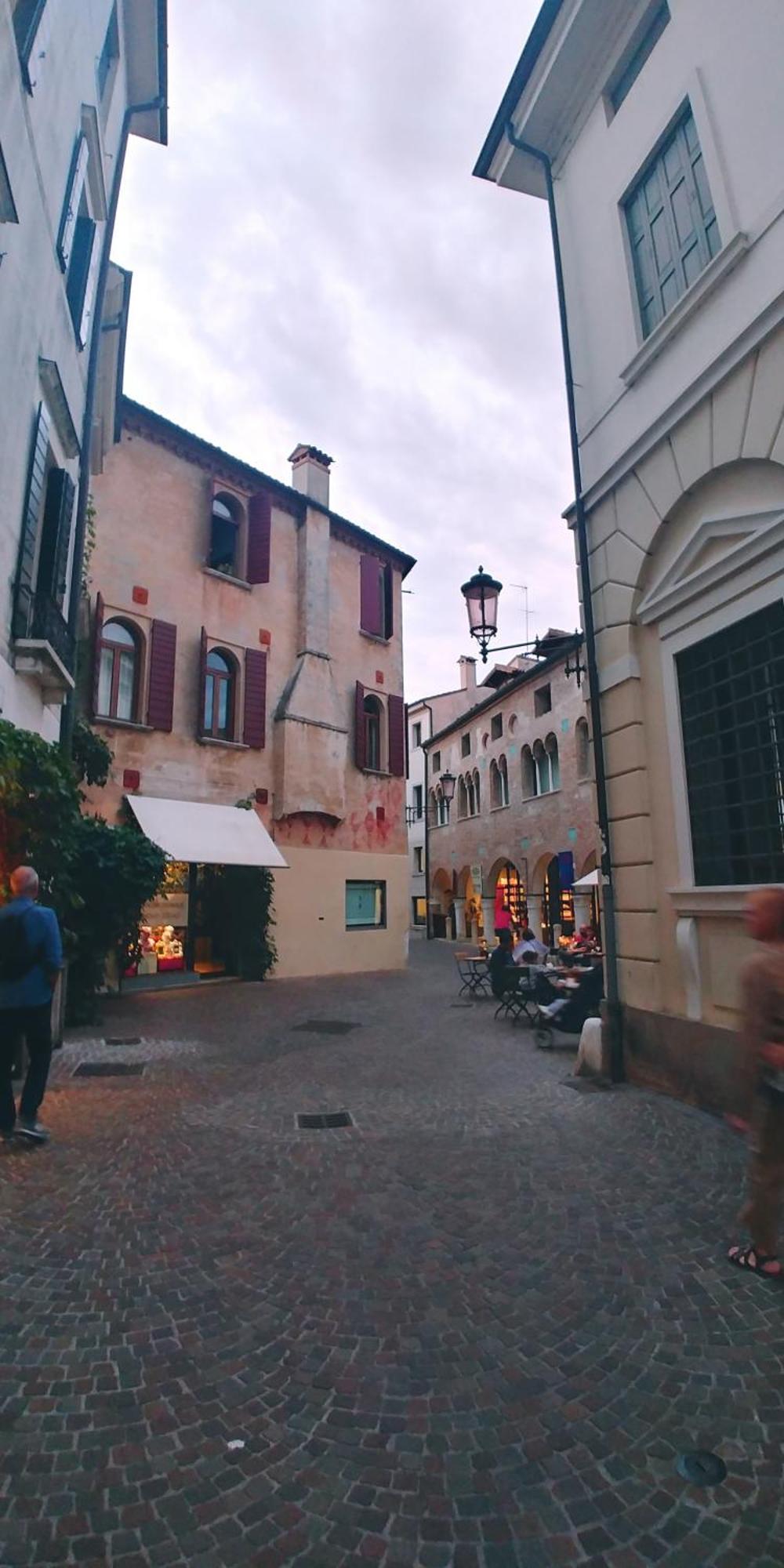 Ampi Spazi, A Piedi In Centro. Apartman Treviso Kültér fotó